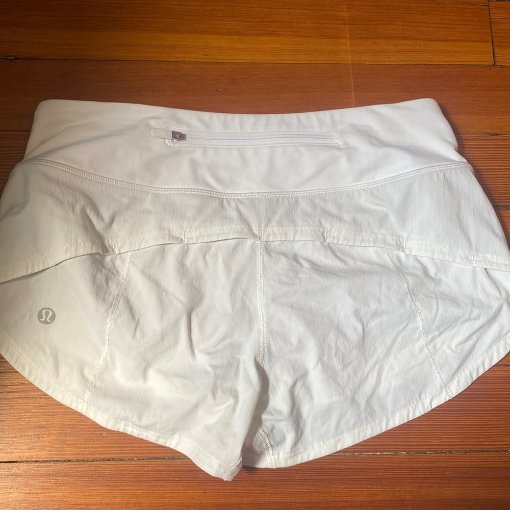 Lululemon speed up shorts white 2.5 size 2